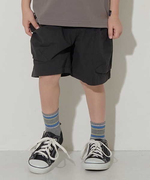 b・ROOM(ビールーム)の「ビッグカーゴポケットハーフパンツ(その他パンツ・キッズ・キャメル/モスグリーン/グレイッシュブルー/ブラック・100cm/110cm/120cm/130cm/140cm/150cm)」の2枚目の写真