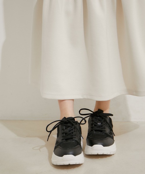 Juze(ジュゼ)の「ライトソール厚底スニーカー(スニーカー・レディース・シルバー/ブラック・L/M/S)」の7枚目の写真