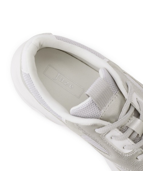 Juze(ジュゼ)の「ライトソール厚底スニーカー(スニーカー・レディース・シルバー/ブラック・L/M/S)」の13枚目の写真
