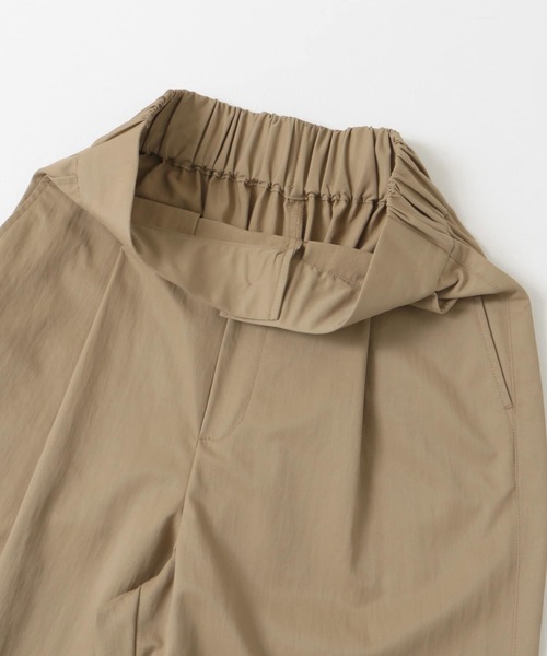URBAN RESEARCH ROSSO WOMEN（アーバンリサーチ　ロッソ）の「撥水UVカット2wayドロストパンツ（その他パンツ・レディース・ブラック/ベージュ・FREE）」の9枚目の写真