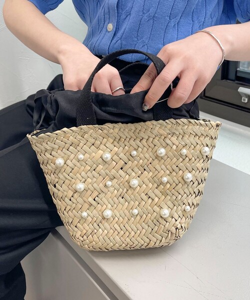 fredy emue（フレディエミュ）の「シーグラスビジューパールトートバッグ（トートバッグ・レディース・オフホワイト/クリア・FREE）」の4枚目の写真