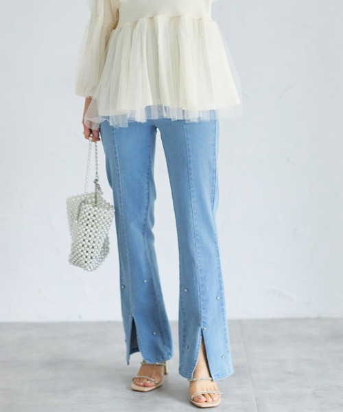 tocco closet(トッコ クローゼット)の「【ZOZO限定】ビジューデニムパンツ(デニムパンツ・レディース・サックスブルー/ブラック/ブルー・M)」の1枚目の写真