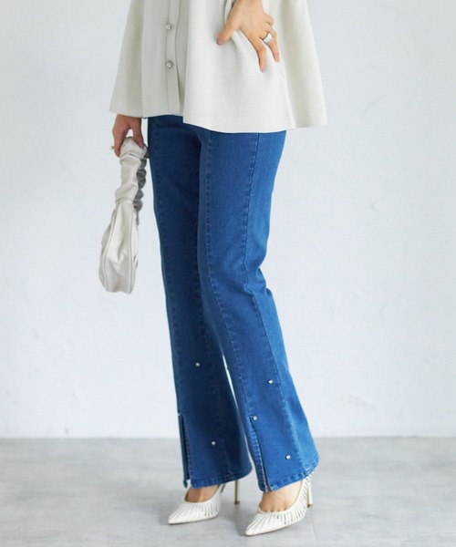 tocco closet(トッコ クローゼット)の「【ZOZO限定】ビジューデニムパンツ(デニムパンツ・レディース・サックスブルー/ブラック/ブルー・M)」の3枚目の写真