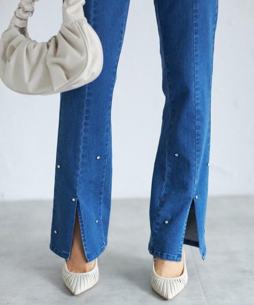tocco closet(トッコ クローゼット)の「【ZOZO限定】ビジューデニムパンツ(デニムパンツ・レディース・サックスブルー/ブラック/ブルー・M)」の6枚目の写真