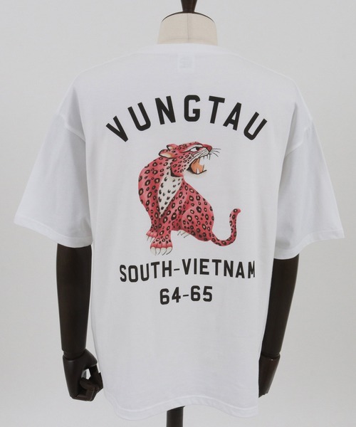 CAMBIO(カンビオ)の「mt8951- ビッグシルエットプリントTシャツ(Vietjan)(Tシャツ/カットソー・メンズ・グレー/ホワイト/ピンク・S/M/L/XL)」の22枚目の写真