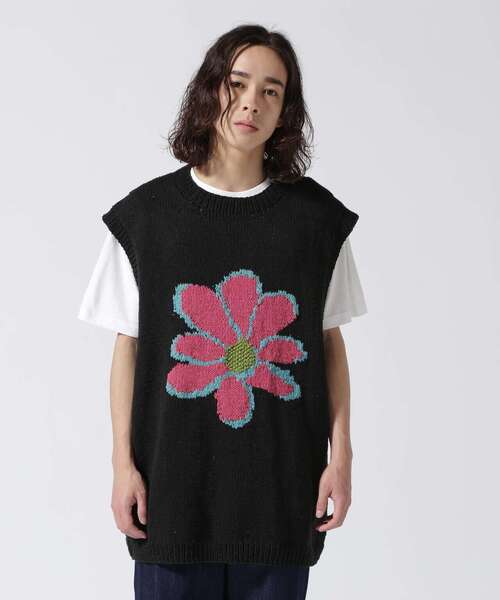 niche.(ニッチ)の「MacMahon Knitting Mills /マクマホンニッティングミルズ 別注BlackFlowerVest(ニット/セーター・メンズ・ピンク・F)」の2枚目の写真