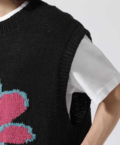 niche.(ニッチ)の「MacMahon Knitting Mills /マクマホンニッティングミルズ 別注BlackFlowerVest(ニット/セーター・メンズ・ピンク・F)」の7枚目の写真