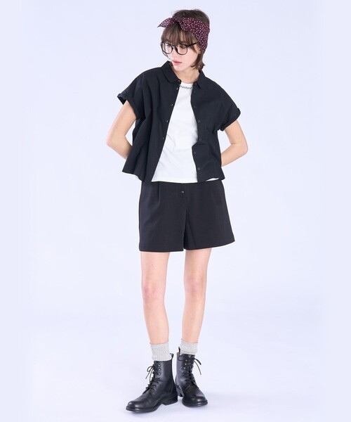 To b. by agnes b.(トゥービーバイアニエスベー)の「コットン モダン マニッシュ シャツ(シャツ/ブラウス・レディース・ブラック・40/38/36)」の8枚目の写真