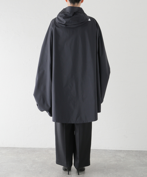 THE NORTH FACE（ザノースフェイス）の「THE NORTH FACE Access Poncho NP12332：ポンチョ（ポンチョ・レディース・ブラック・LARGE）」の3枚目の写真