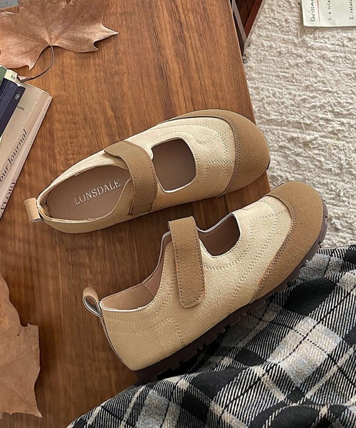 MEMECLE（メメクル）の「【 MEMECLE / メメクル 】ベルクロストラップ　メリージェンフラットスニーカー（スニーカー・レディース・ホワイト/キャメル/グレー/ライトブルー・40/38/36）」の4枚目の写真