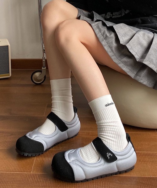 MEMECLE（メメクル）の「【 MEMECLE / メメクル 】ベルクロストラップ　メリージェンフラットスニーカー（スニーカー・レディース・ホワイト/キャメル/グレー/ライトブルー・40/38/36）」の2枚目の写真