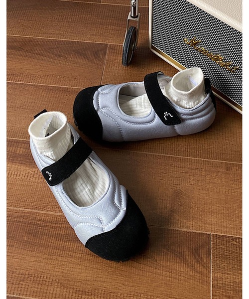 MEMECLE（メメクル）の「【 MEMECLE / メメクル 】ベルクロストラップ　メリージェンフラットスニーカー（スニーカー・レディース・ホワイト/キャメル/グレー/ライトブルー・40/38/36）」の6枚目の写真