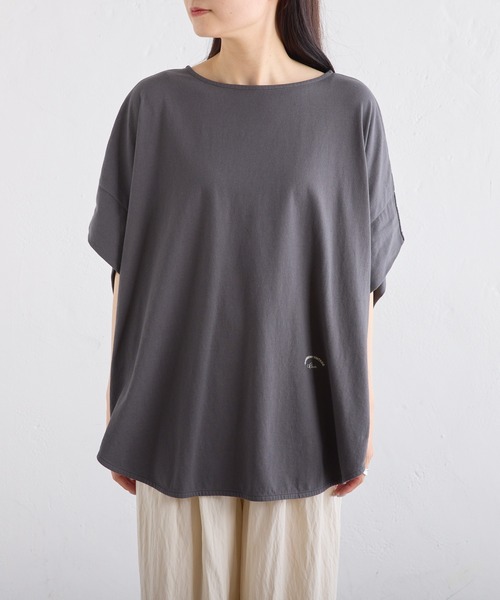 PUAL CE CIN(ピュアルセシン)の「汗に負けない!裾ラウンドチュニックTシャツ(Tシャツ/カットソー・レディース・ベージュ/レッド系/スミクロ・FREE)」の18枚目の写真