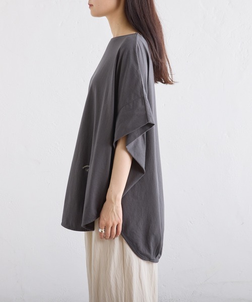 PUAL CE CIN(ピュアルセシン)の「汗に負けない!裾ラウンドチュニックTシャツ(Tシャツ/カットソー・レディース・ベージュ/レッド系/スミクロ・FREE)」の19枚目の写真