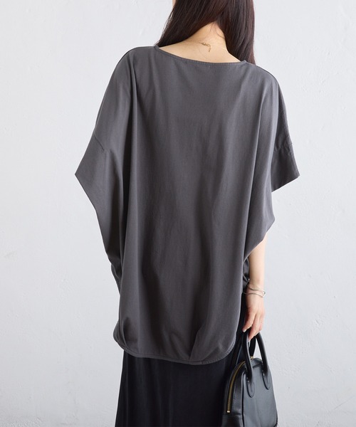 PUAL CE CIN(ピュアルセシン)の「汗に負けない!裾ラウンドチュニックTシャツ(Tシャツ/カットソー・レディース・ベージュ/レッド系/スミクロ・FREE)」の13枚目の写真