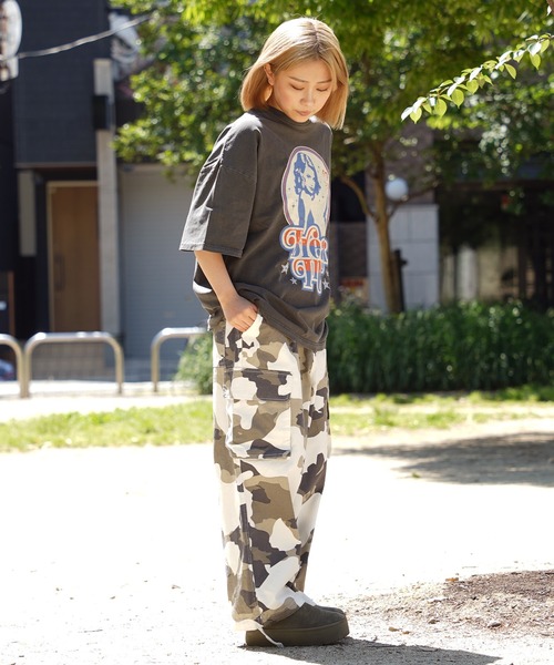 1111clothing(ワンフォークロージング)の「【unisex】ダメージ加工 ガールプリント ピグメントTシャツ / 綿100% イラスト Tシャツ メンズ レディース(Tシャツ/カットソー・メンズ・レッド/ブラック系1/カーキ/ブラック系2・M/L)」の10枚目の写真