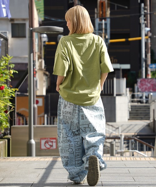 1111clothing(ワンフォークロージング)の「【unisex】ダメージ加工 ガールプリント ピグメントTシャツ / 綿100% イラスト Tシャツ メンズ レディース(Tシャツ/カットソー・メンズ・レッド/ブラック系1/カーキ/ブラック系2・M/L)」の20枚目の写真