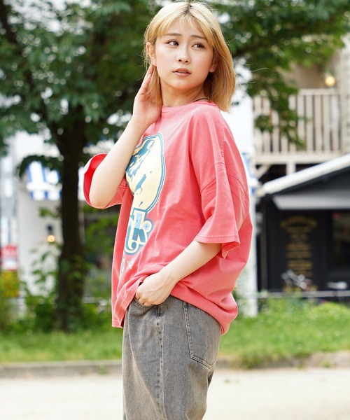 1111clothing(ワンフォークロージング)の「【unisex】ダメージ加工 ガールプリント ピグメントTシャツ / 綿100% イラスト Tシャツ メンズ レディース(Tシャツ/カットソー・メンズ・レッド/ブラック系1/カーキ/ブラック系2・M/L)」の22枚目の写真