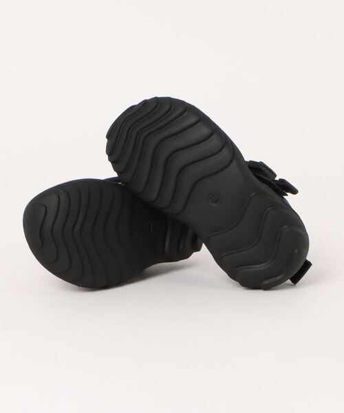 shoes365（シューズスリーシックスファイヴ）の「【shoes365】子供用通気性スニーカー（スニーカー・キッズ・オフホワイト/ブラック・16.0cm/16.5cm/17.5cm/18.0cm/18.5cm/28/29/30/26/27）」の4枚目の写真