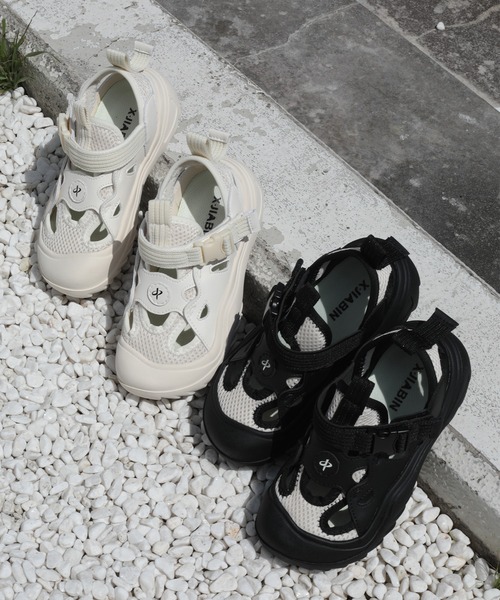 shoes365（シューズスリーシックスファイヴ）の「【shoes365】子供用通気性スニーカー（スニーカー・キッズ・オフホワイト/ブラック・16.0cm/16.5cm/17.5cm/18.0cm/18.5cm/28/29/30/26/27）」の7枚目の写真