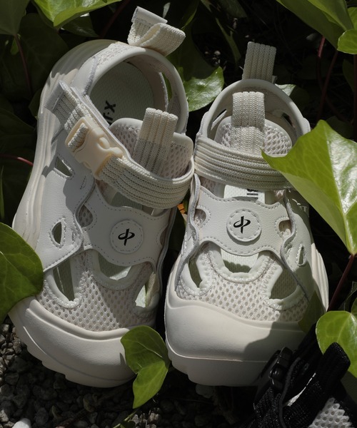 shoes365（シューズスリーシックスファイヴ）の「【shoes365】子供用通気性スニーカー（スニーカー・キッズ・オフホワイト/ブラック・16.0cm/16.5cm/17.5cm/18.0cm/18.5cm/28/29/30/26/27）」の9枚目の写真