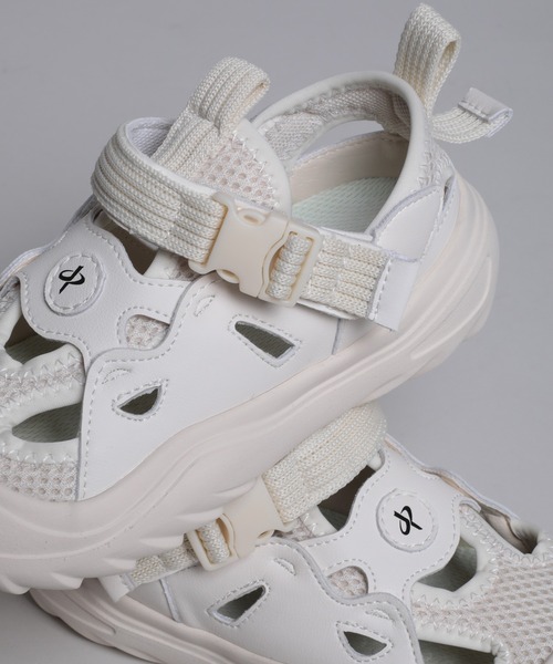 shoes365（シューズスリーシックスファイヴ）の「【shoes365】子供用通気性スニーカー（スニーカー・キッズ・オフホワイト/ブラック・16.0cm/16.5cm/17.5cm/18.0cm/18.5cm/28/29/30/26/27）」の12枚目の写真