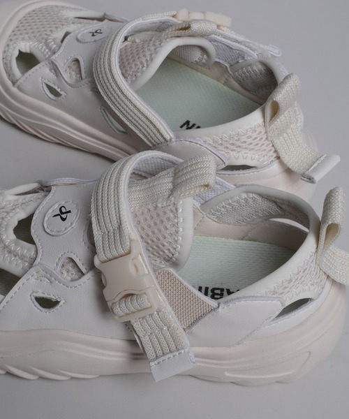 shoes365（シューズスリーシックスファイヴ）の「【shoes365】子供用通気性スニーカー（スニーカー・キッズ・オフホワイト/ブラック・16.0cm/16.5cm/17.5cm/18.0cm/18.5cm/28/29/30/26/27）」の13枚目の写真