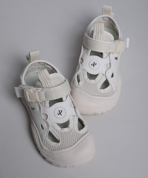 shoes365（シューズスリーシックスファイヴ）の「【shoes365】子供用通気性スニーカー（スニーカー・キッズ・オフホワイト/ブラック・16.0cm/16.5cm/17.5cm/18.0cm/18.5cm/28/29/30/26/27）」の14枚目の写真