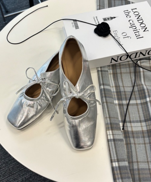 Birthday room(バースデイルーム)の「リボンバレエシューズ / ribbon ballet shoes(パンプス・レディース・シルバー/ブラック・SMALL/MEDIUM/LARGE)」の1枚目の写真