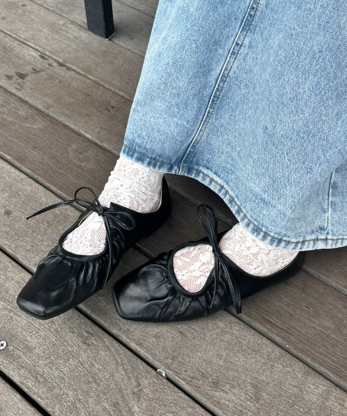 Birthday room(バースデイルーム)の「リボンバレエシューズ / ribbon ballet shoes(パンプス・レディース・シルバー/ブラック・SMALL/MEDIUM/LARGE)」の2枚目の写真
