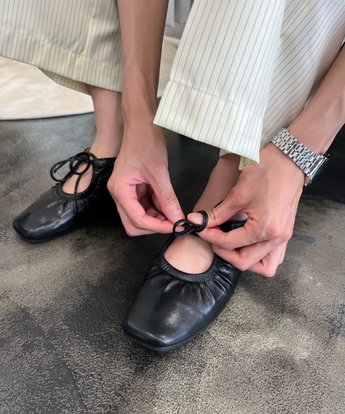 Birthday room(バースデイルーム)の「リボンバレエシューズ / ribbon ballet shoes(パンプス・レディース・シルバー/ブラック・SMALL/MEDIUM/LARGE)」の4枚目の写真