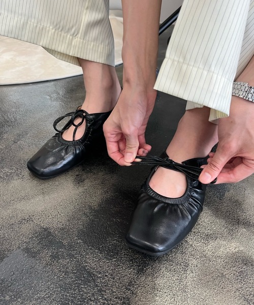 Birthday room(バースデイルーム)の「リボンバレエシューズ / ribbon ballet shoes(パンプス・レディース・シルバー/ブラック・SMALL/MEDIUM/LARGE)」の3枚目の写真