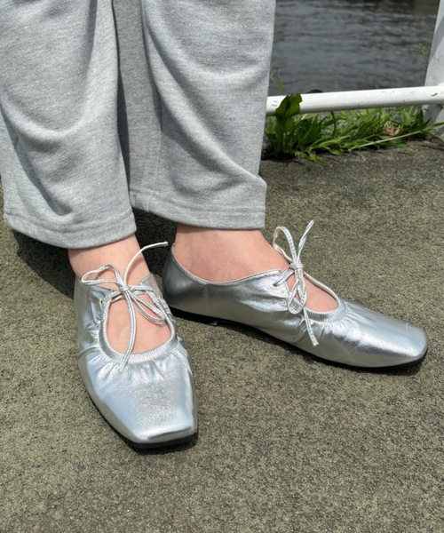Birthday room(バースデイルーム)の「リボンバレエシューズ / ribbon ballet shoes(パンプス・レディース・シルバー/ブラック・SMALL/MEDIUM/LARGE)」の19枚目の写真