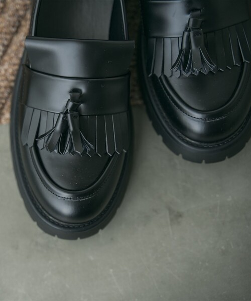 coen（コーエン）の「タッセルローファー（ローファー・レディース・シルバー/ブラック・24.5cm/23.5cm）」の4枚目の写真