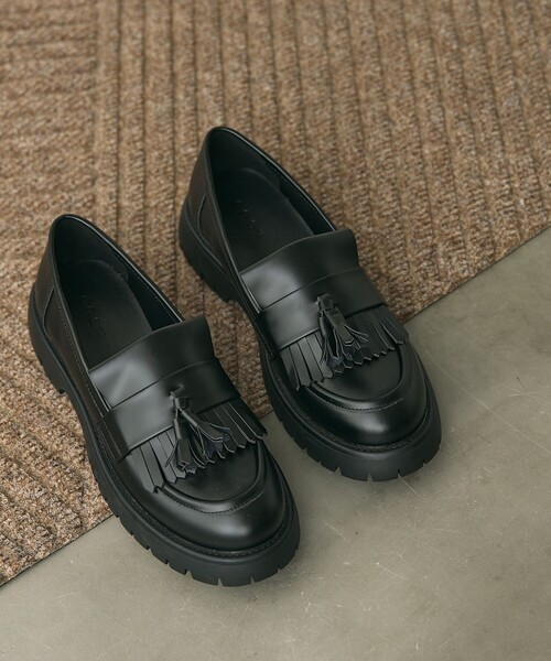 coen（コーエン）の「タッセルローファー（ローファー・レディース・シルバー/ブラック・24.5cm/23.5cm）」の5枚目の写真