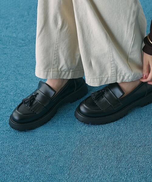 coen（コーエン）の「タッセルローファー（ローファー・レディース・シルバー/ブラック・24.5cm/23.5cm）」の7枚目の写真