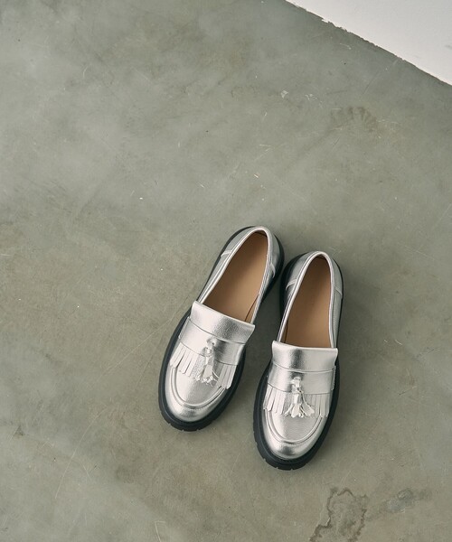 coen（コーエン）の「タッセルローファー（ローファー・レディース・シルバー/ブラック・24.5cm/23.5cm）」の10枚目の写真