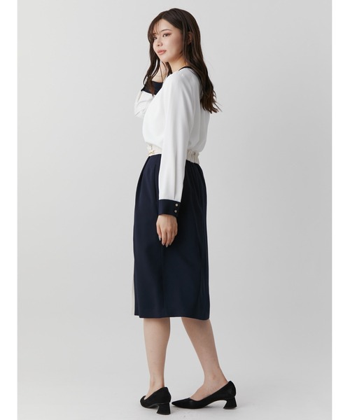 TONAL（トーナル）の「バイカラークルーネックフロント釦ブラウス 
