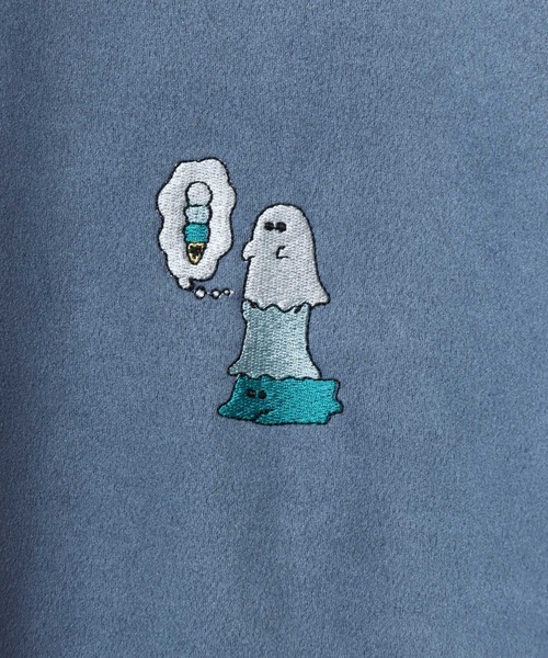 ANPAS(アンパス)の「Faux Suede Ghost Embroidery Sweatshirt/ゴースト ワンポイント刺繍 フェイクスエード トレーナー スウェット(スウェット・メンズ・ブルー/ライトグレー/チャコール/グリーン系その他/ホワイト系その他/グレー系その他/ホワイト系その他2/グレー系その他2/ブルー系その他/アイボリー・L/M)」の15枚目の写真
