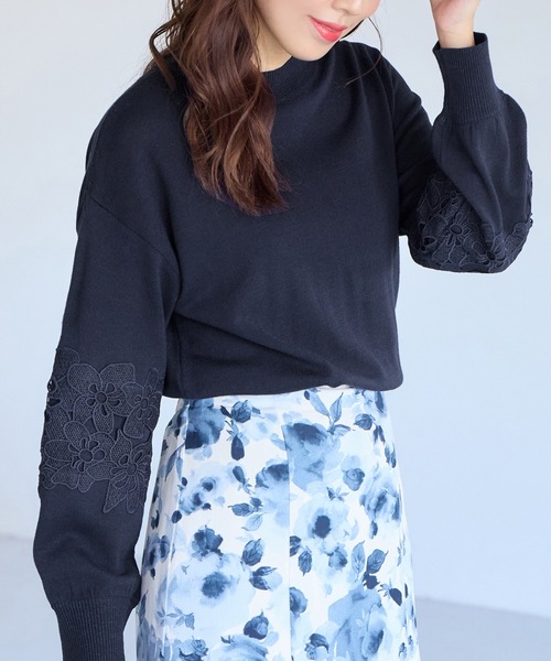 alotta(アロッタ)の「カシミヤタッチふんわり袖レースニット(ニット/セーター・レディース・ブラック/ラベンダー/ネイビー/ホワイト・3L/LL/L/M)」の7枚目の写真
