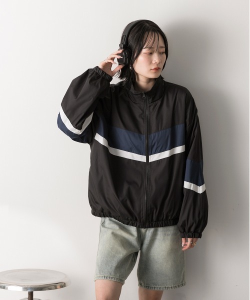 ad thie（アドティエ）の「スタンドカラー 配色ブルゾン（ブルゾン・レディース・オフホワイト/ブラック/レッド・FREE）」の22枚目の写真