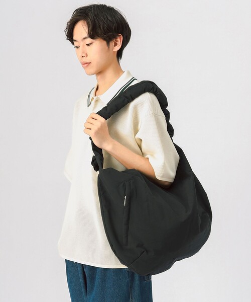 BEAMS HEART（ビームスハート）の「【ユニセックス】中綿 ショルダーバッグ（ノートPC収納）（ショルダーバッグ・メンズ・ブラック/チャコールグレー・ONE SIZE）」の20枚目の写真