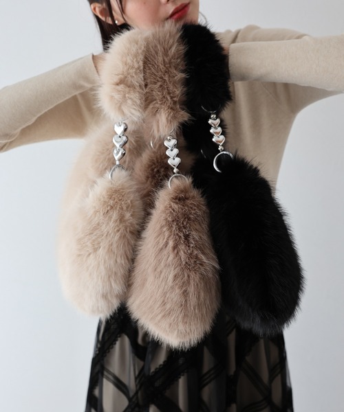 BLUEEAST（ブルーイースト）の「ハートチェーンファーバッグ（ショルダーバッグ・レディース・ブラック/ブラウン/ベージュ・FREE）」の9枚目の写真