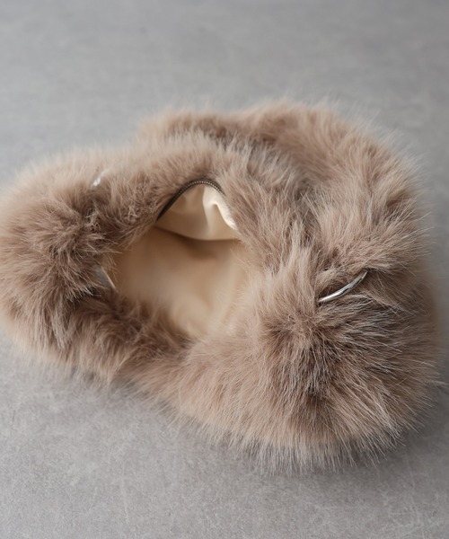 BLUEEAST（ブルーイースト）の「ハートチェーンファーバッグ（ショルダーバッグ・レディース・ブラック/ブラウン/ベージュ・FREE）」の14枚目の写真