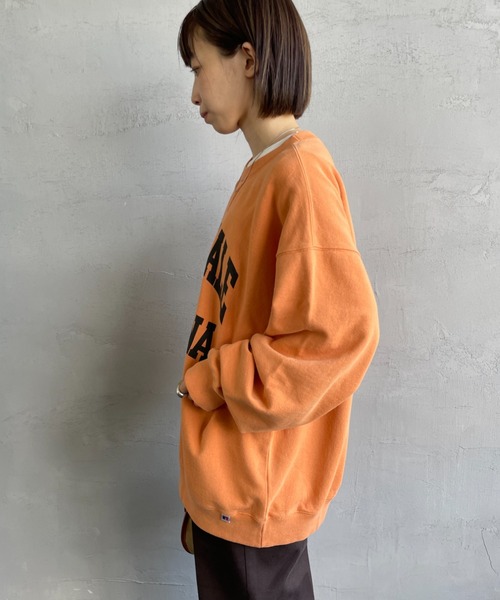 Russell Athletic（ラッセルアスレティック）の「[RUSSELL ATHLETIC/ラッセル アスレチック] 別注 カレッジロゴプリントスウェット（スウェット・レディース・クリーム/グレー/オレンジ/ネイビー/ブラック・M/S/L）」の14枚目の写真