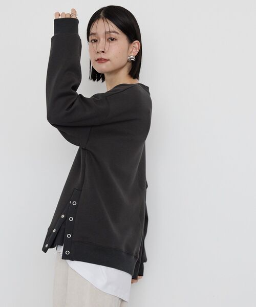 AMERICAN HOLIC（アメリカンホリック）の「サイドドットボタンポンチプルオーバー（スウェット・レディース・チャコールグレー/ターコイズブルー/グレー系その他/アイボリー・M/L）」の2枚目の写真