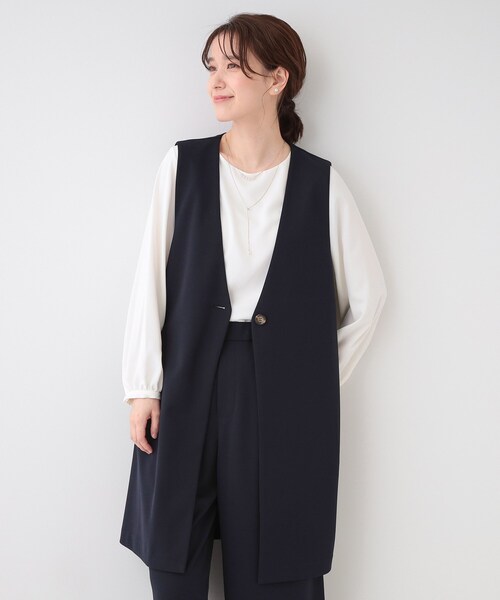 SHOO・LA・RUE（シューラルー）の「【洗える/S-3L/セットアップ可】セレモニーや通勤にも カットジョーゼット ジレ（ベスト・レディース・ブラック/ネイビー/ナチュラル・04/03/02/01/05）」の3枚目の写真