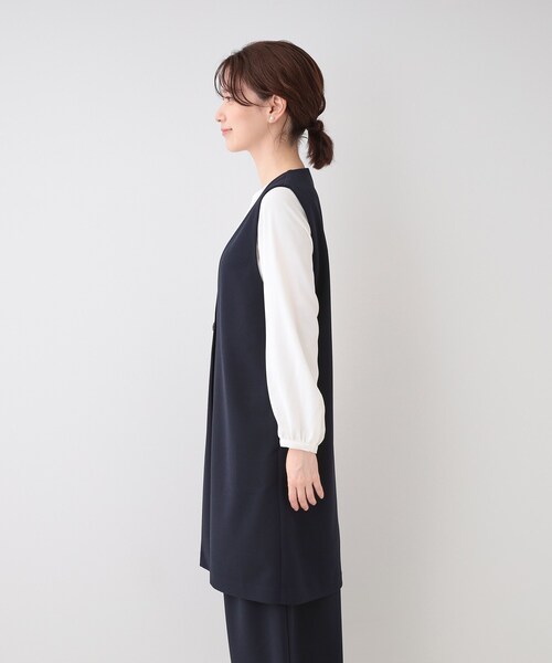 SHOO・LA・RUE（シューラルー）の「【洗える/S-3L/セットアップ可】セレモニーや通勤にも カットジョーゼット ジレ（ベスト・レディース・ブラック/ネイビー/ナチュラル・04/03/02/01/05）」の21枚目の写真