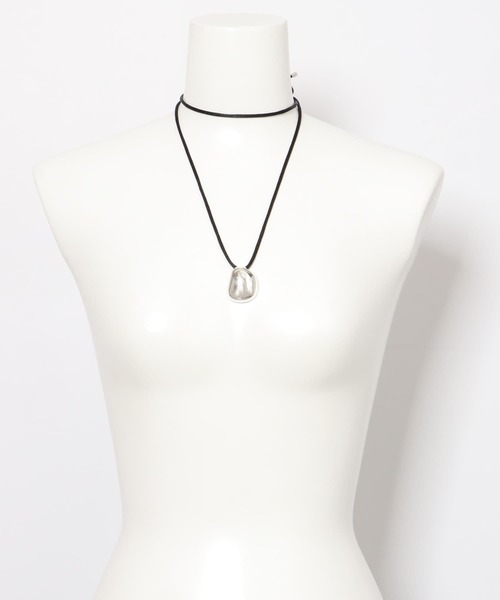 CHIGNON(シニヨン)の「CHIGNON トップ&コードチョーカー(ネックレス・レディース・ゴールド/シルバー・FREE)」の6枚目の写真