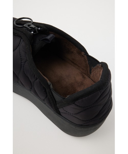 MOUSSY（マウジー）の「SUBU FRONT ZIP QUILTED スリッポン（スリッポン・レディース・ブラック・SMALL/MEDIUM）」の4枚目の写真